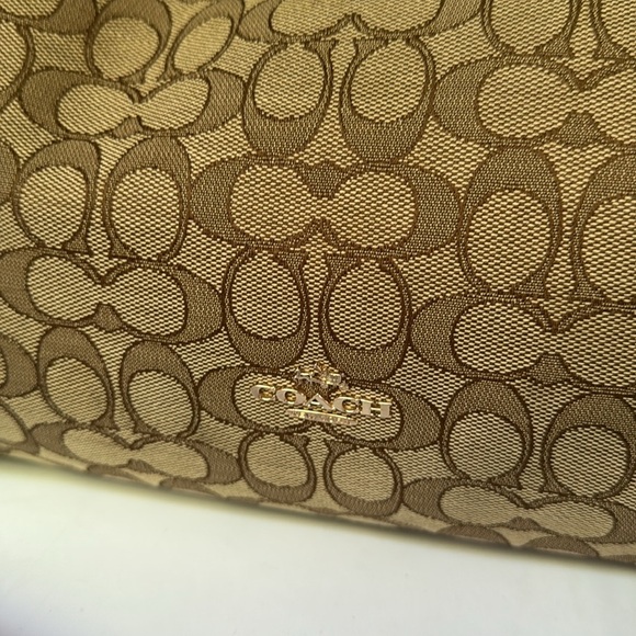 Coach East/West Celeste Signature Hobo Shoulder Bag Purse Brown Tan EUC - Picture 2 of 9